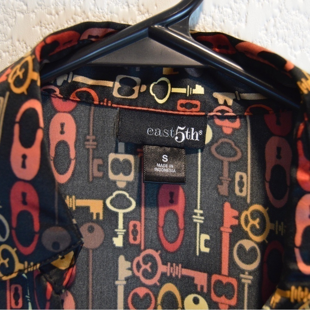 East 5th Lock & Key Pattern Polyester Button Down… - image 3